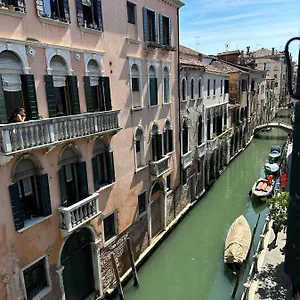 https://rosa-apartment.hotelslidodijesolo.com